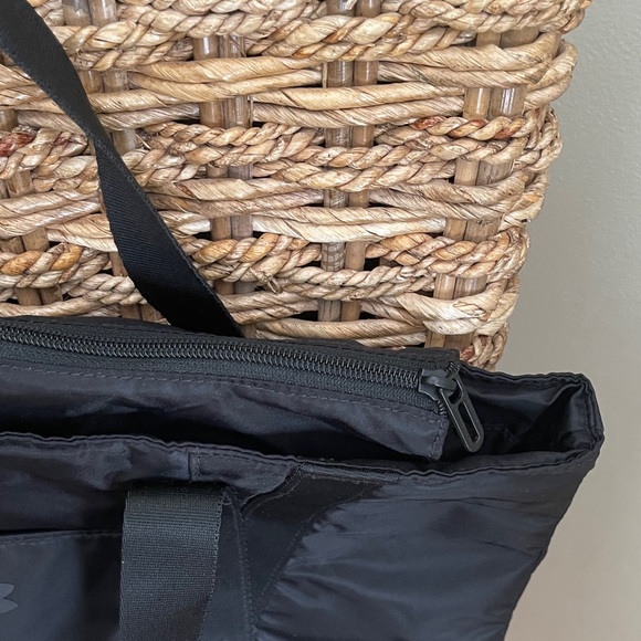 Under Armour Black Duffel Bag - Picture 3 of 7